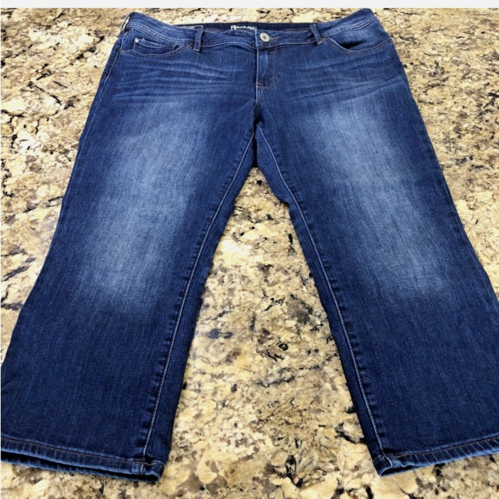 Ricki’s dark wash “Ashley” Revolution capri jeans